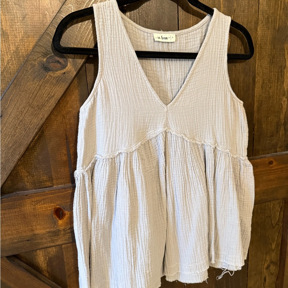 Women's Gray Sleeveless Top